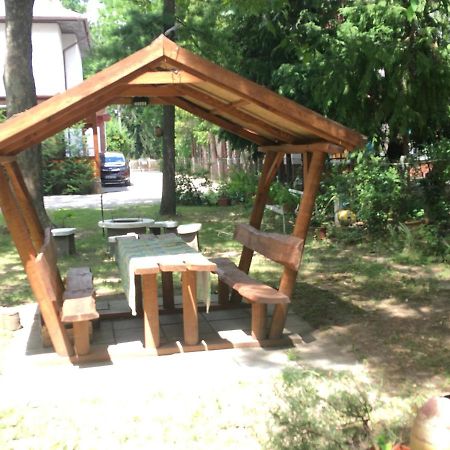 Honved Apartmanhaz Balatonlelle Ngoại thất bức ảnh