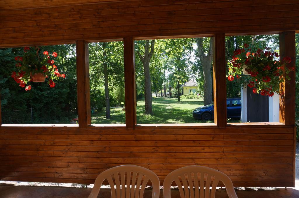 Honved Apartmanhaz Balatonlelle Ngoại thất bức ảnh