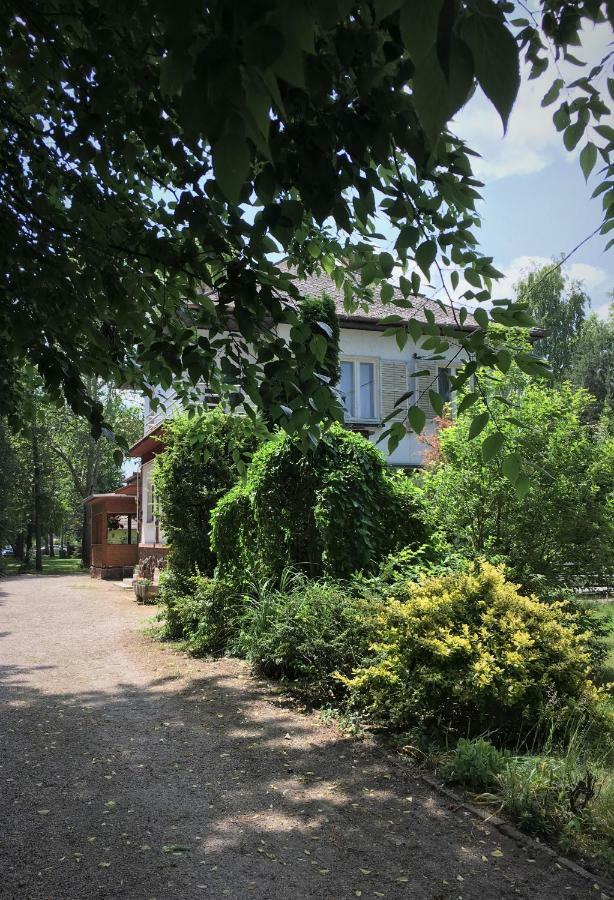 Honved Apartmanhaz Balatonlelle Ngoại thất bức ảnh